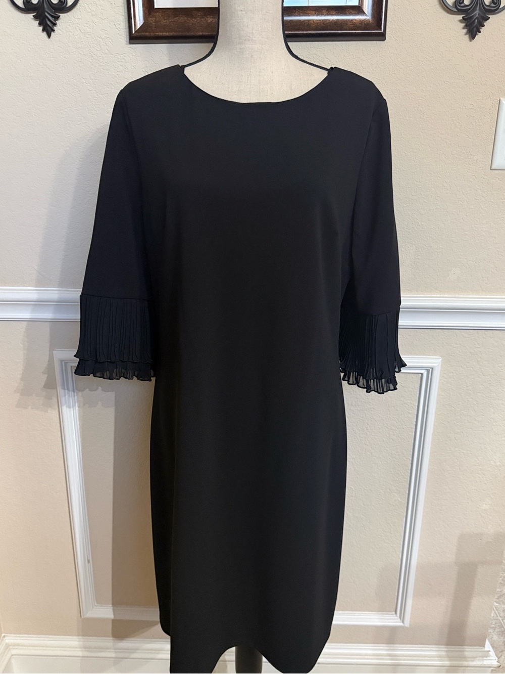 Glamour Black Midi Dress cuff sleeve cuff has sheer pleated ruffles. Size 16